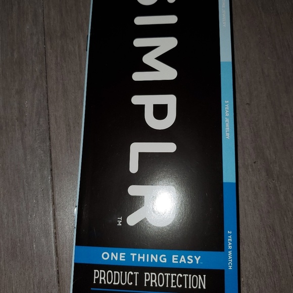 Samuels Jewelers 1/4 tcw diamond ring sz 4 - Picture 5 of 8